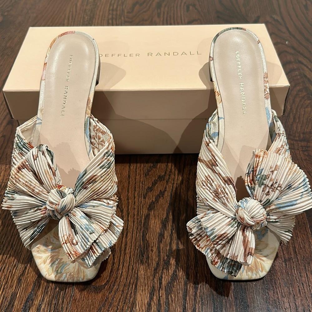 Loeffler Randall Daphne Pleated Knot Flat sandals size 7.5